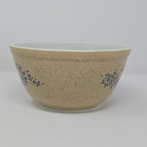Pyrex 402 Homestead 1.5 Qt Speckled Mixing Bowl Beige with Blue Floral - Picture 5 of 13